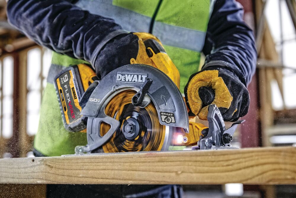 Cách bảo quản máy khoan Dewalt đúng cách để kéo dài tuổi thọ sử dụng