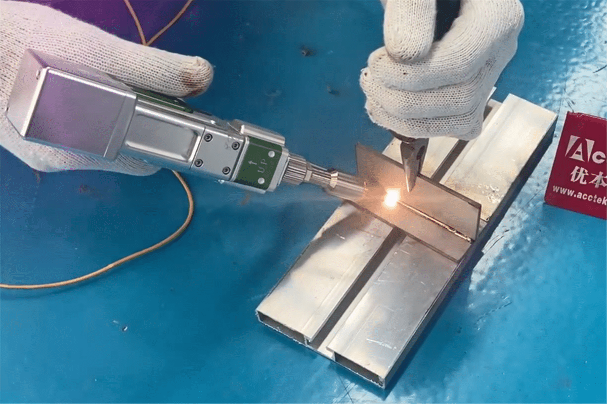 Máy hàn laser có thể hàn kim loại dày tối đa bao nhiêu mm?