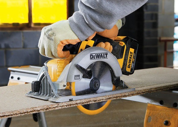 Máy cưa Dewalt chính hãng Cắt gỗ chính xác dùng bền vận hành êm