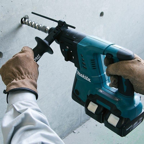 Máy Khoan Pin Makita – Giải Pháp Hoàn Hảo Cho Công Việc Chuyên Nghiệp​