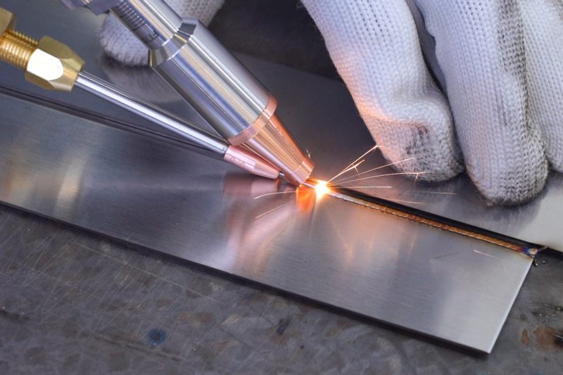 Máy hàn laser có cần sử dụng khí bảo vệ không?